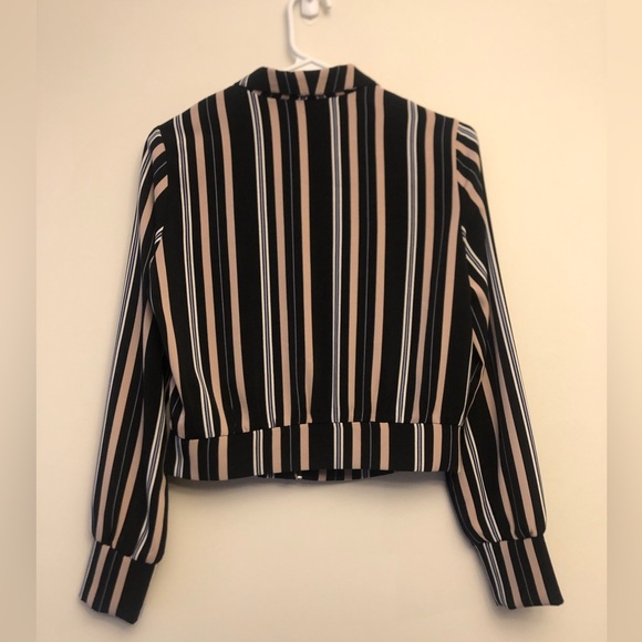 Dynamite Full Zip Crop Blouse, Size XS - Picture 7 of 10